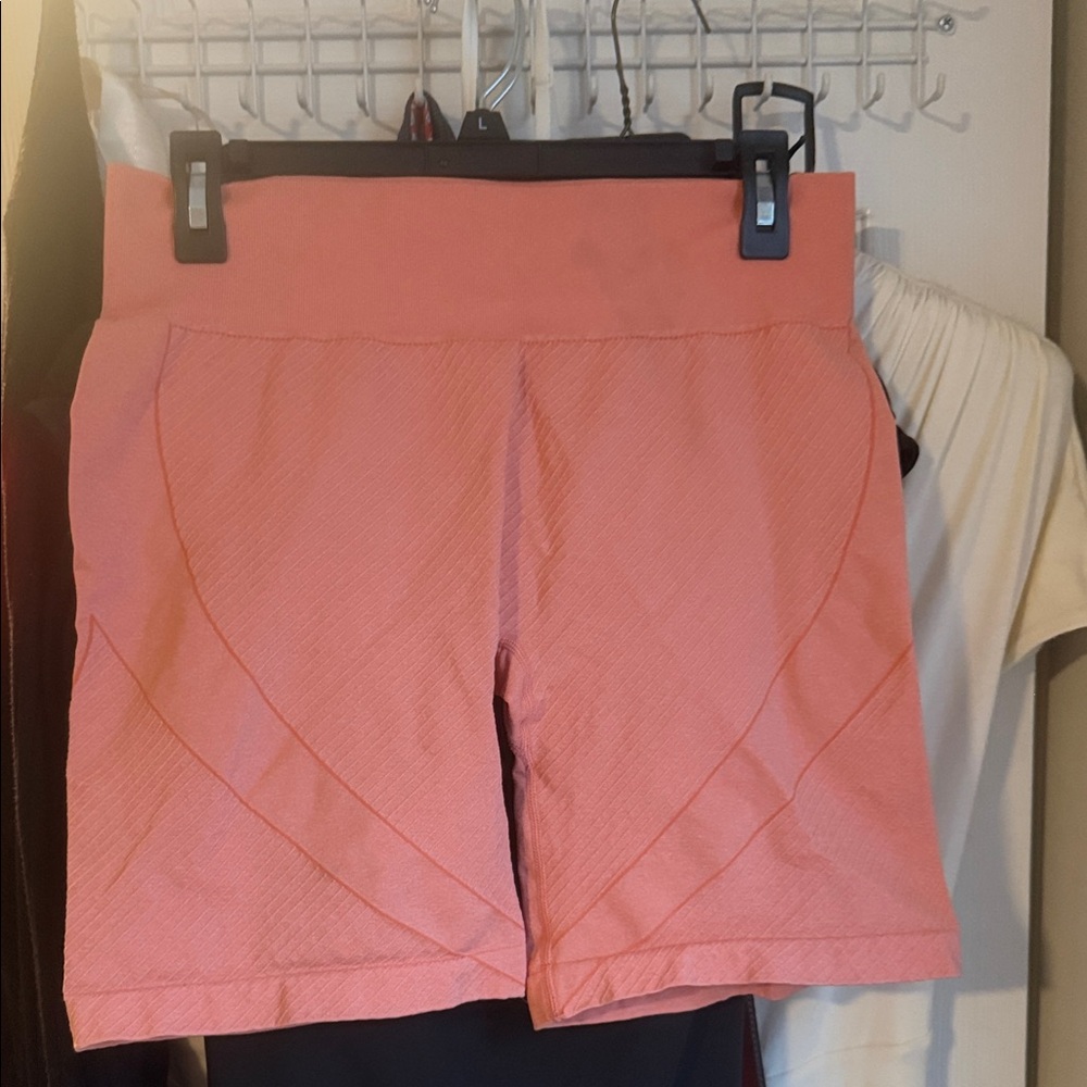 NVGTN High Waist Coral Women's Shorts
